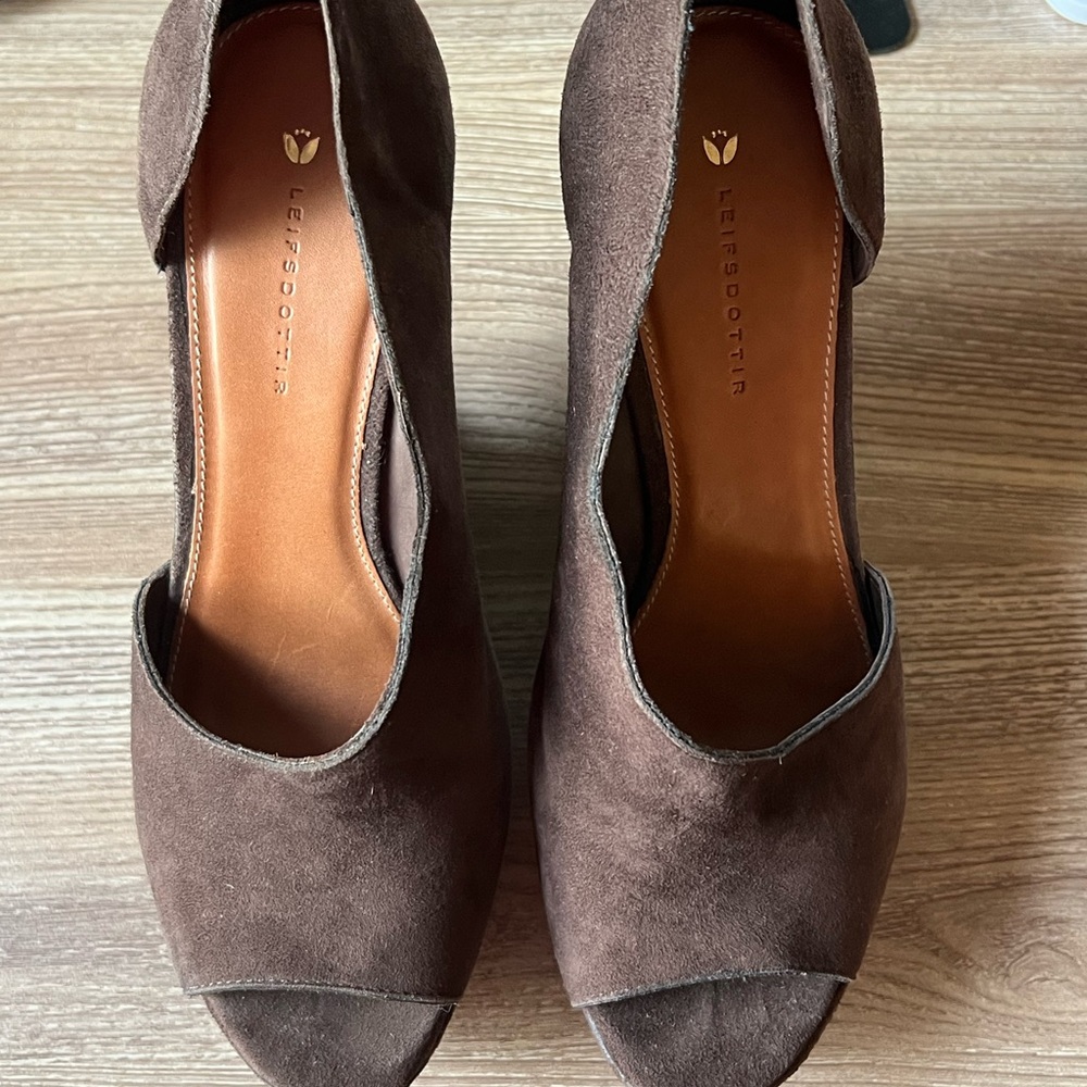 Anthropologie Rare Brown Suede "Katariina Wedges" by Leifsdottir, Size 9